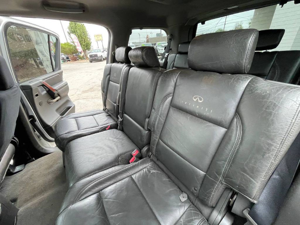 2004 INFINITI QX56 Image 12