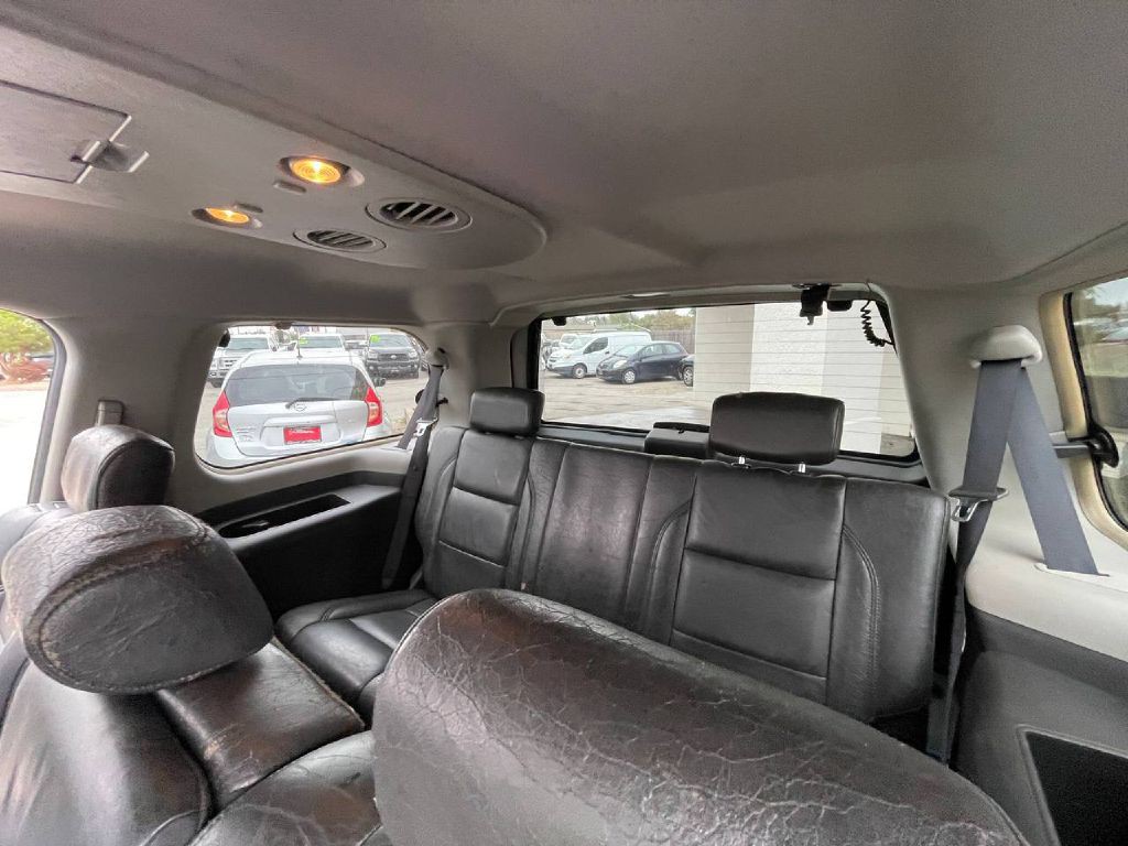 2004 INFINITI QX56 Image 13