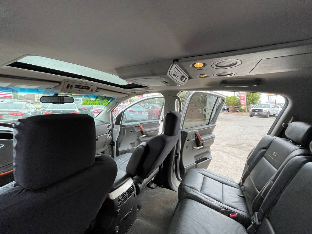 2004 INFINITI QX56 Image 15