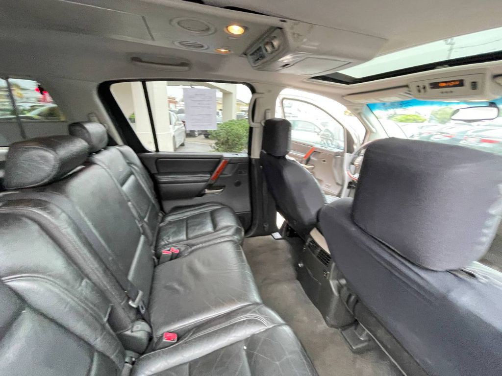 2004 INFINITI QX56 Image 20