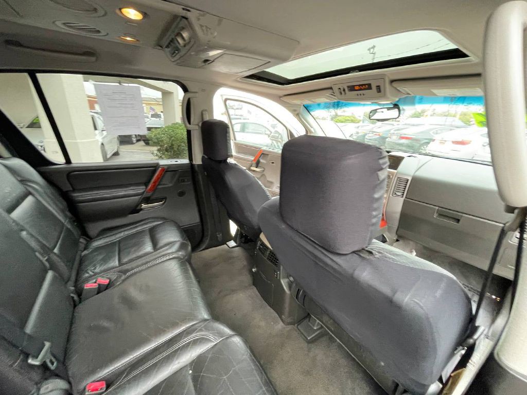 2004 INFINITI QX56 Image 21