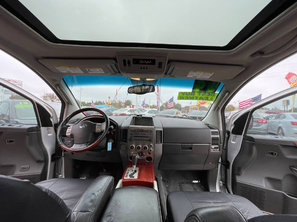 2004 INFINITI QX56 Image 23