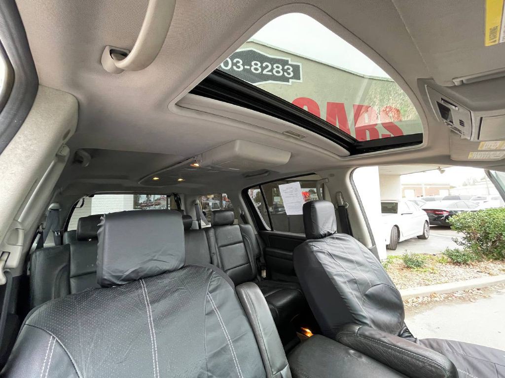 2004 INFINITI QX56 Image 26