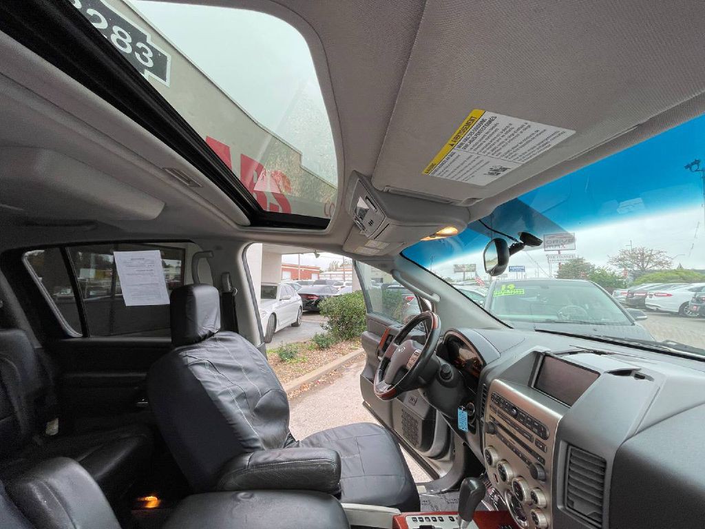 2004 INFINITI QX56 Image 27
