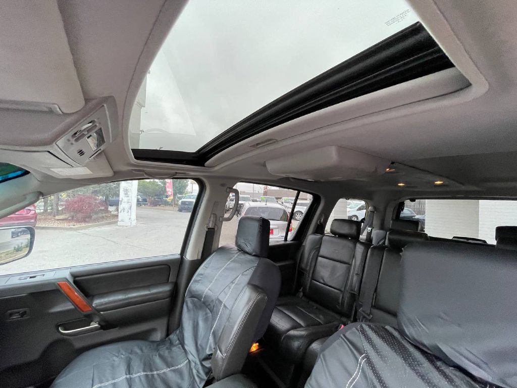 2004 INFINITI QX56 Image 31