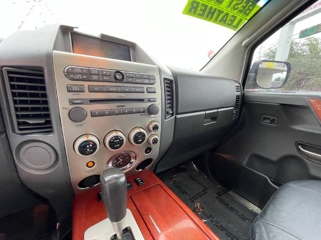2004 INFINITI QX56 Image 33
