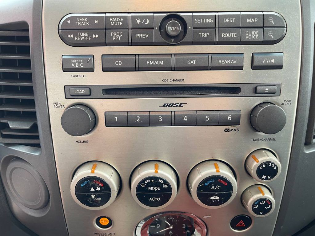 2004 INFINITI QX56 Image 40