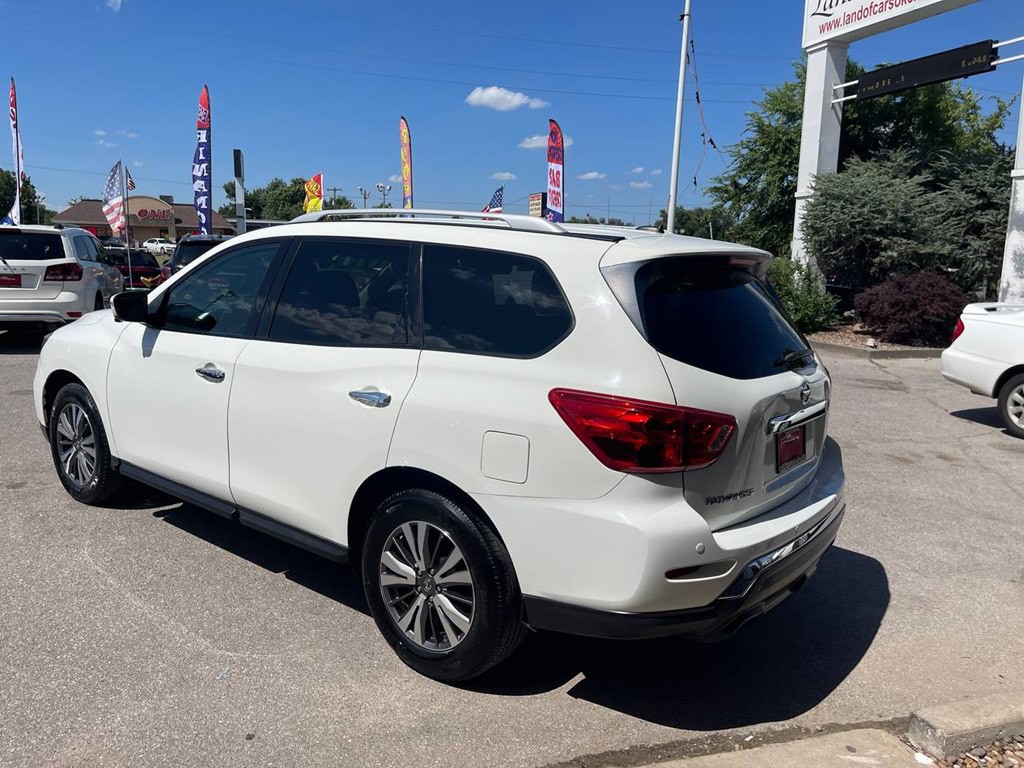 2017 Nissan Pathfinder Image 4