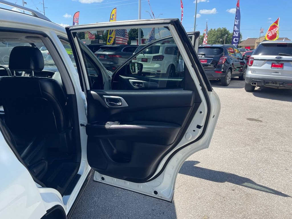 2017 Nissan Pathfinder Image 7