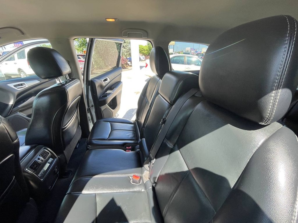 2017 Nissan Pathfinder Image 15