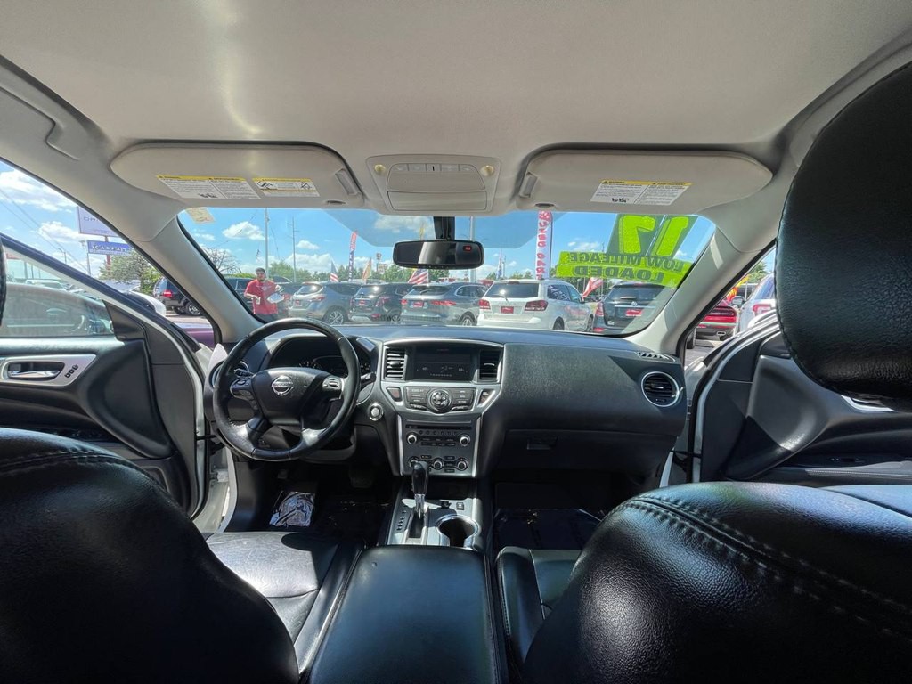 2017 Nissan Pathfinder Image 21