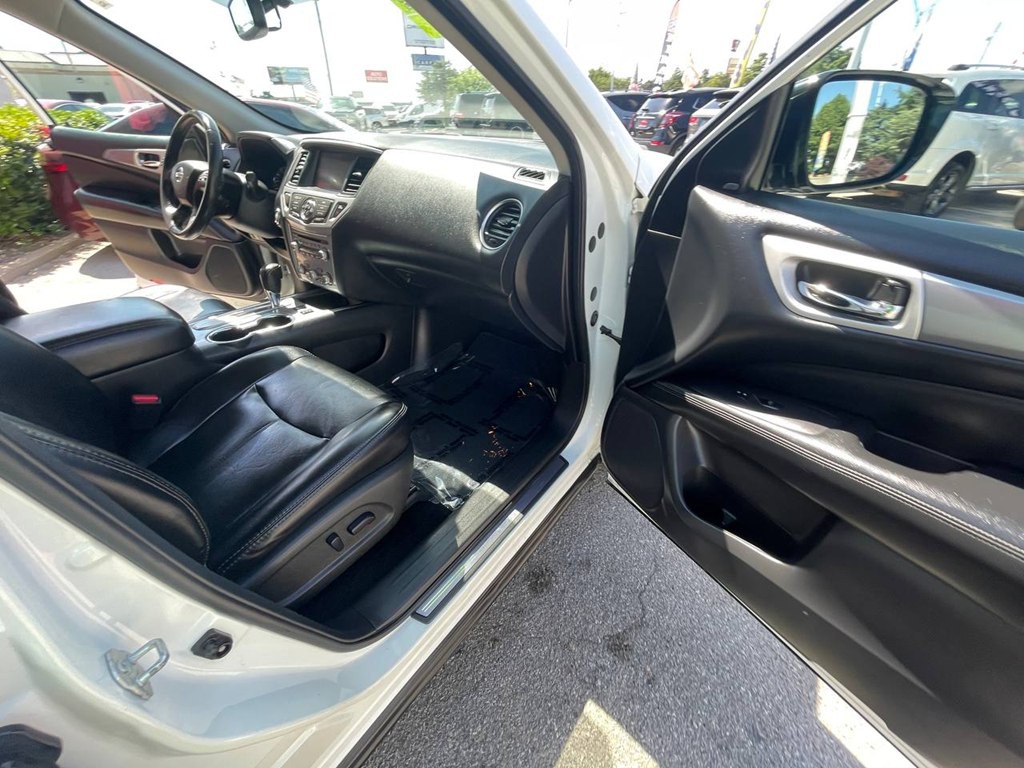 2017 Nissan Pathfinder Image 23