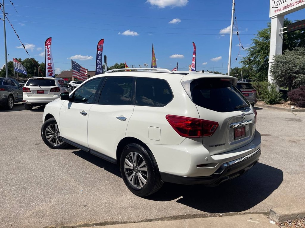 2017 Nissan Pathfinder Image 48