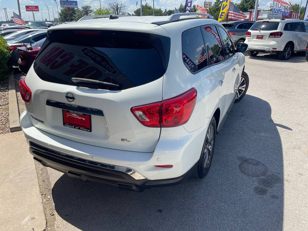 2017 Nissan Pathfinder Image 50