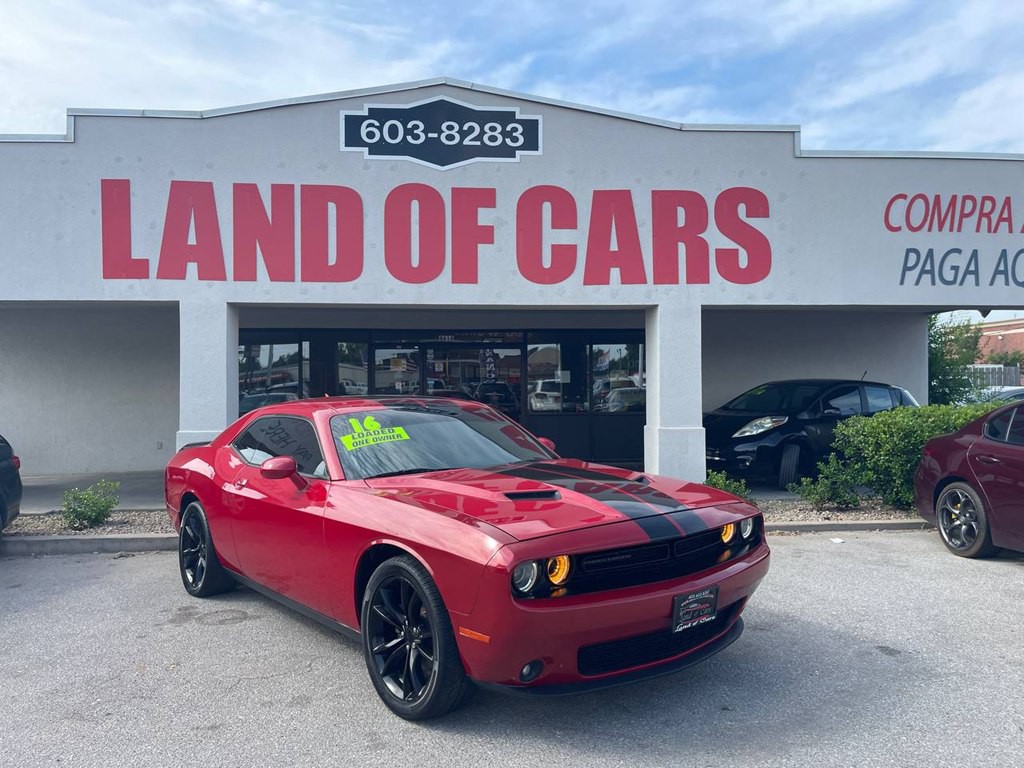 2016 Dodge Challenger Image 2