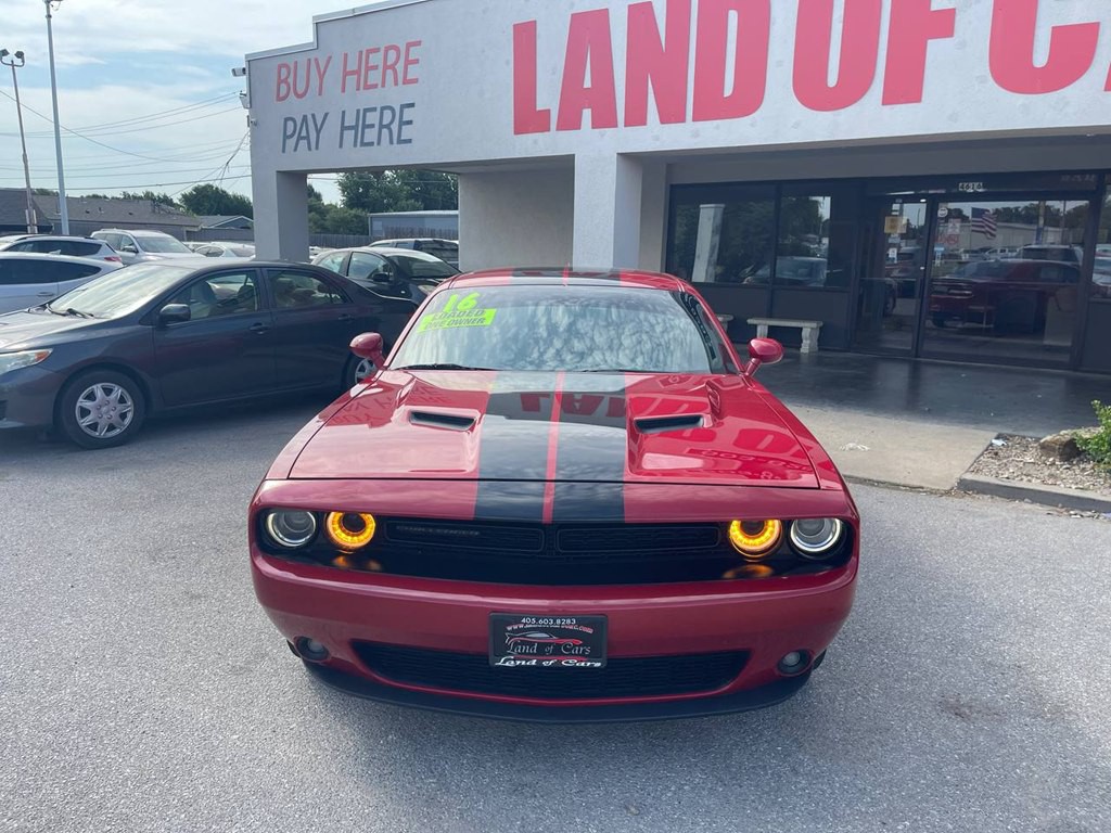 2016 Dodge Challenger Image 4