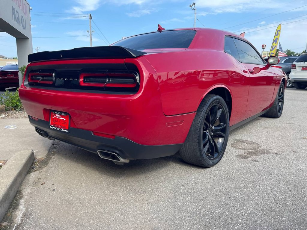 2016 Dodge Challenger Image 8