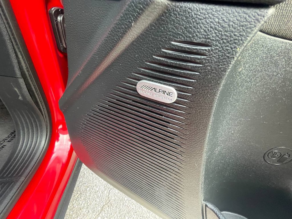 2016 Dodge Challenger Image 11