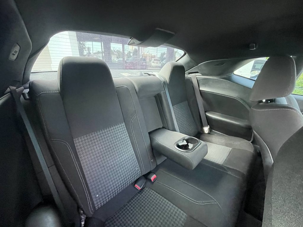 2016 Dodge Challenger Image 14