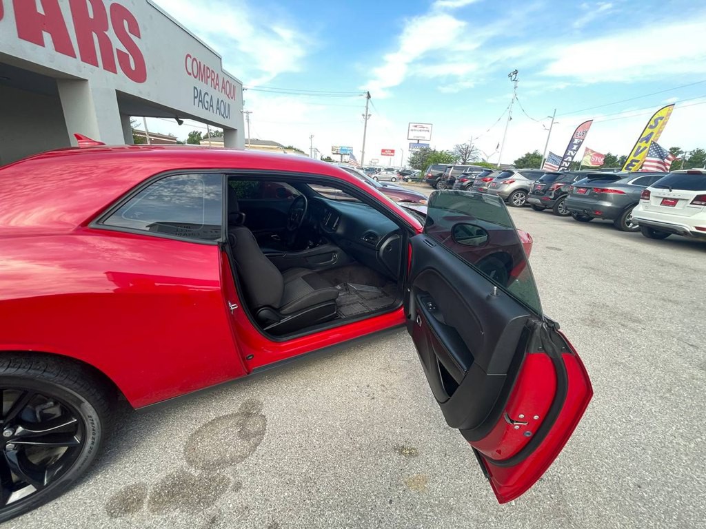 2016 Dodge Challenger Image 15