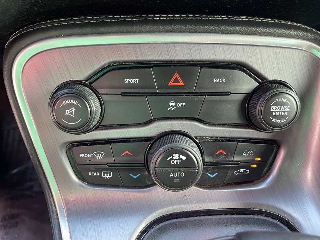 2016 Dodge Challenger Image 29