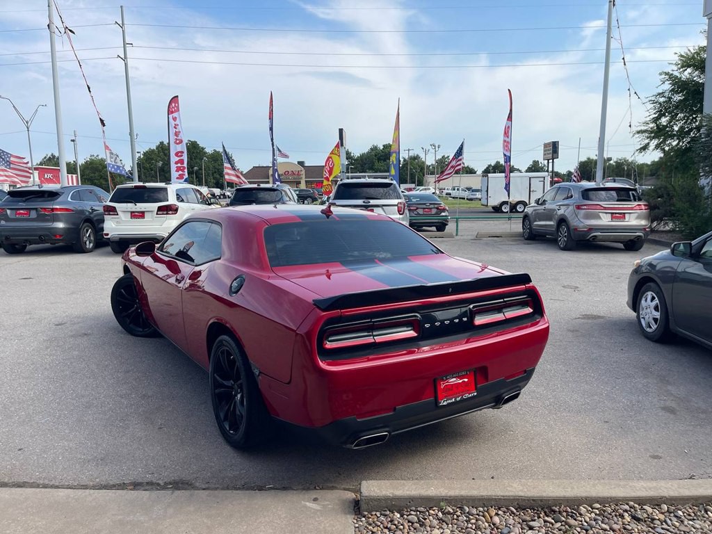 2016 Dodge Challenger Image 34