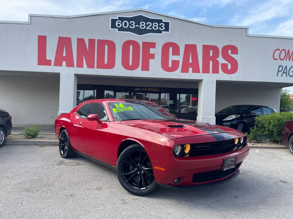 2016 Dodge Challenger Image 35