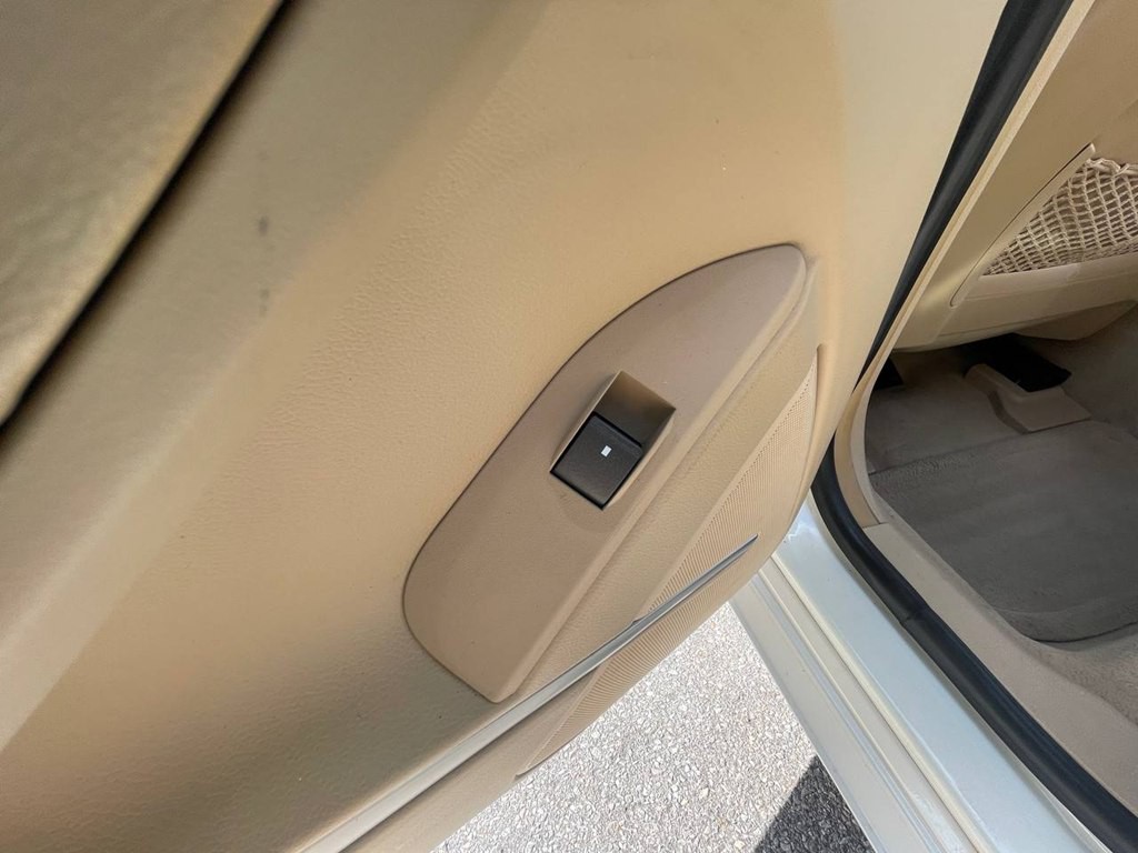 2008 Cadillac CTS Image 11