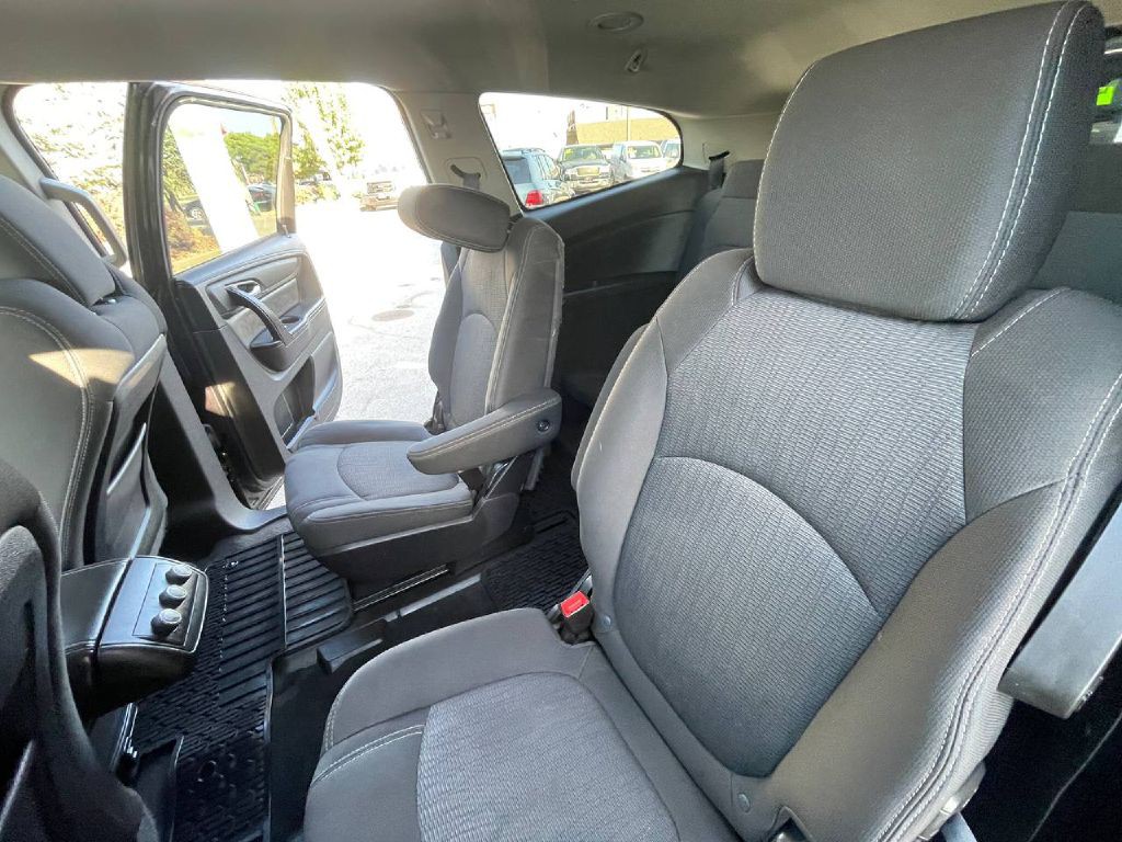 2016 Chevrolet Traverse Image 12