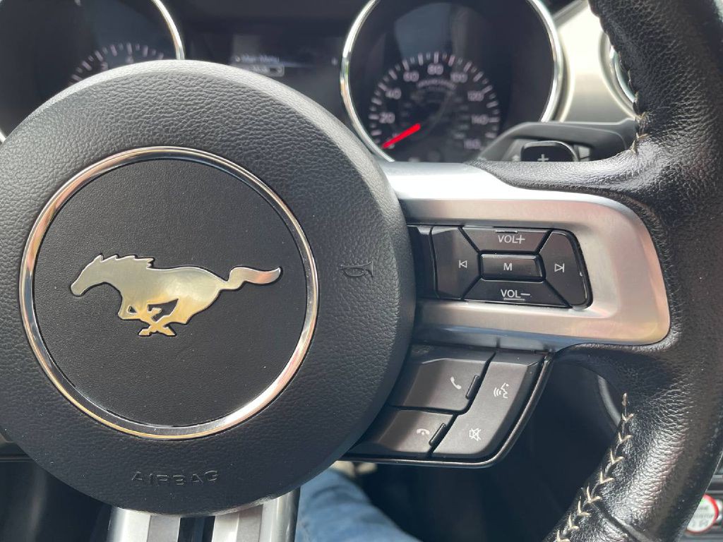 2015 Ford Mustang Image 30