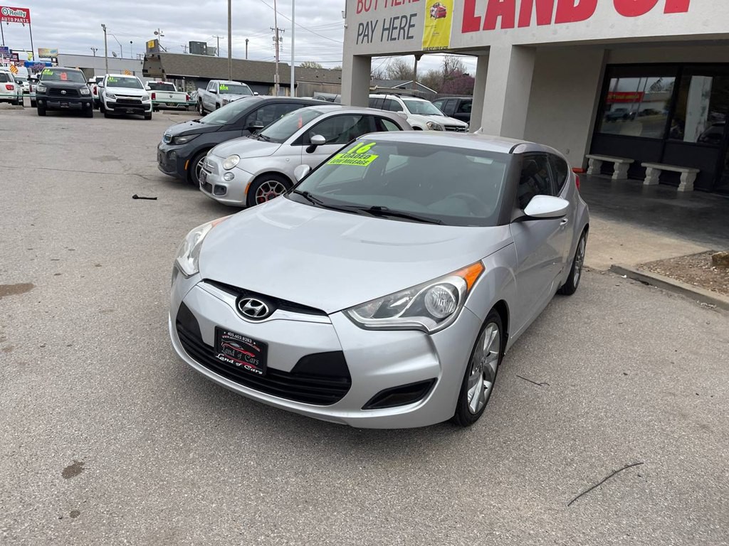 2016 Hyundai Veloster Image 3