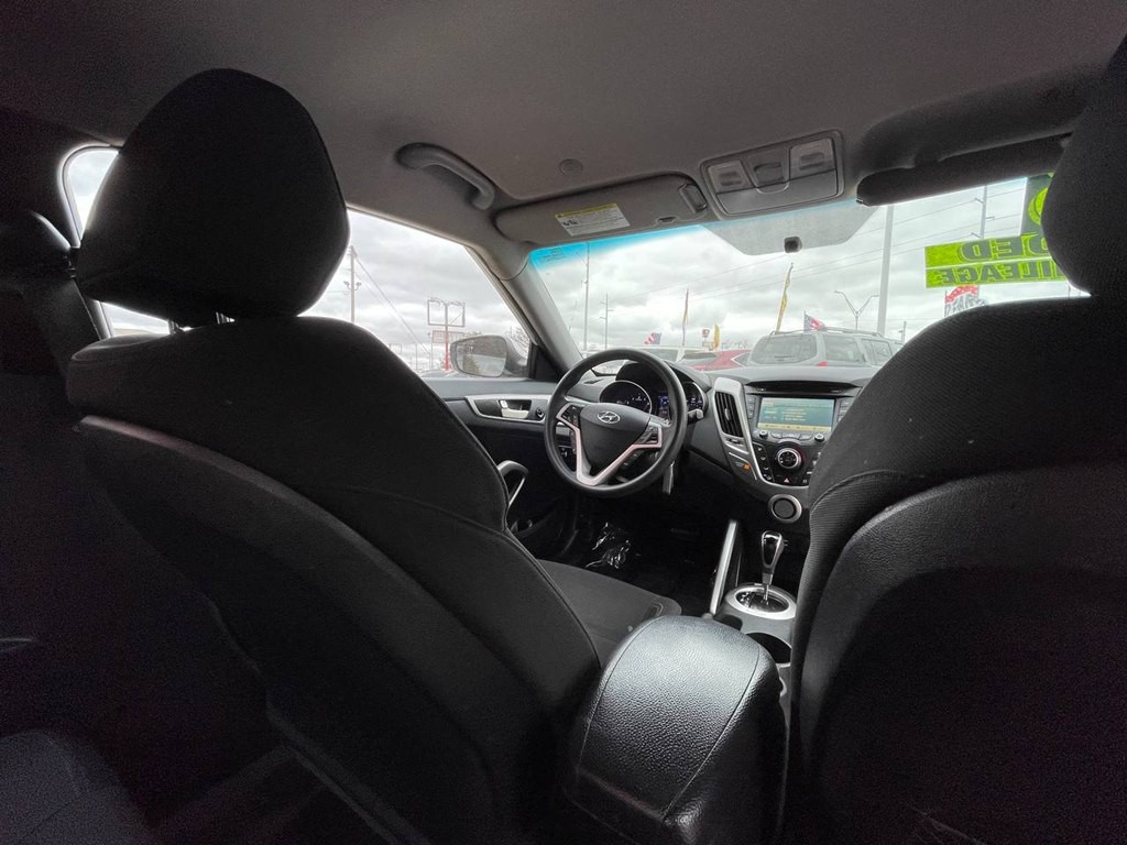 2016 Hyundai Veloster Image 10