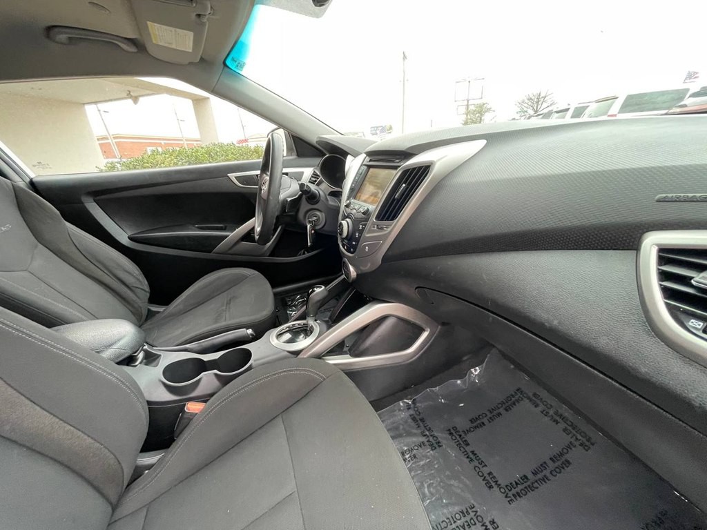 2016 Hyundai Veloster Image 15