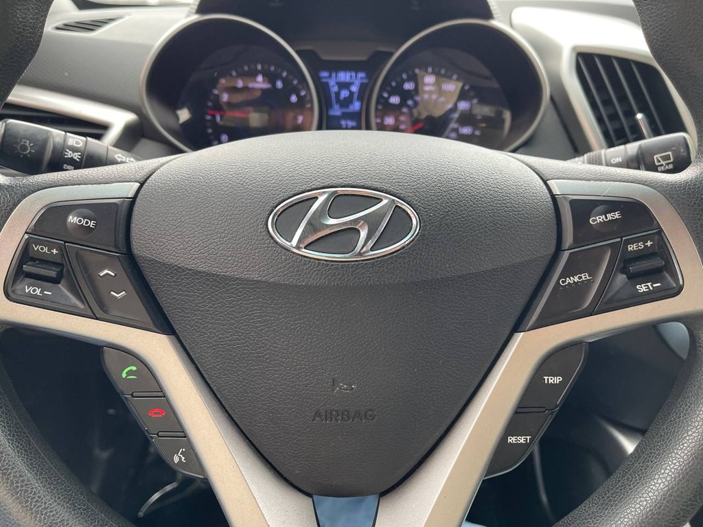 2016 Hyundai Veloster Image 20