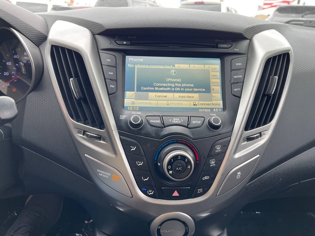 2016 Hyundai Veloster Image 26