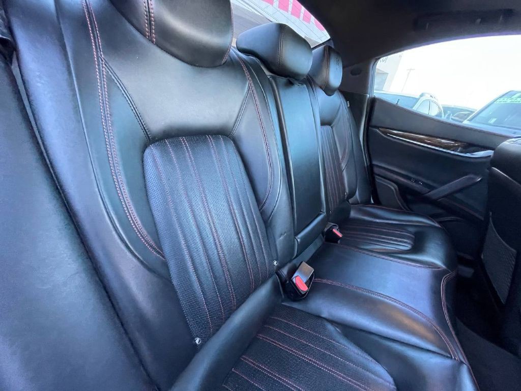 2017 Maserati Ghibli Image 16