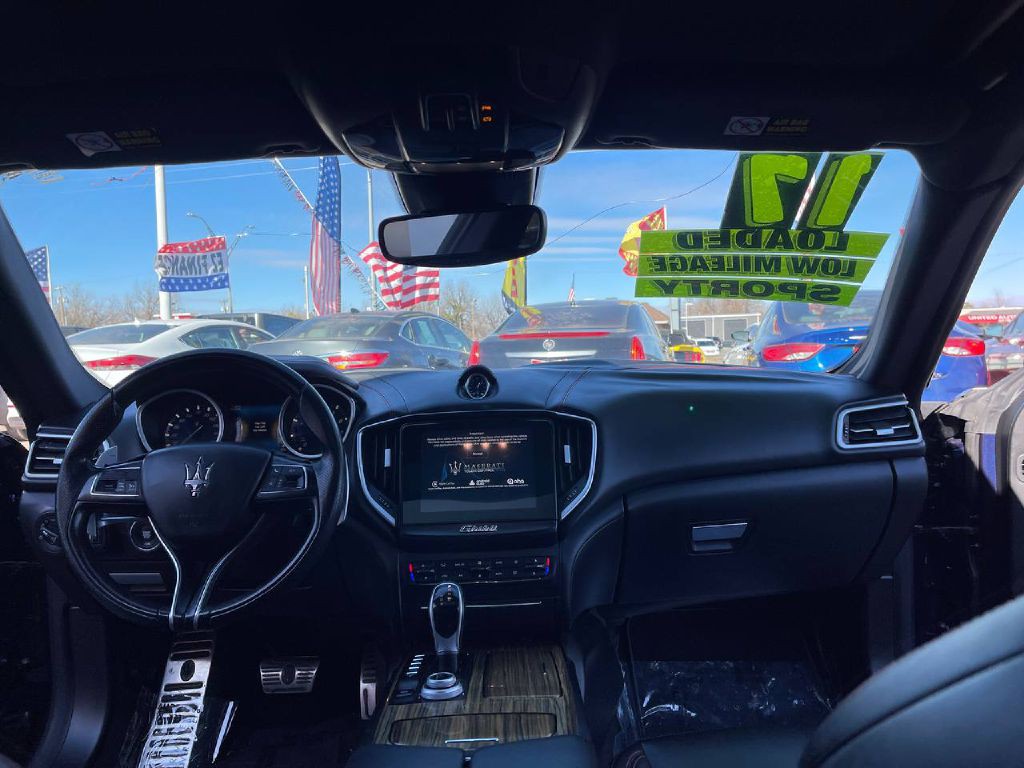 2017 Maserati Ghibli Image 19