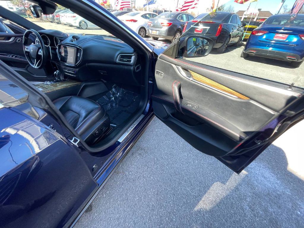 2017 Maserati Ghibli Image 20