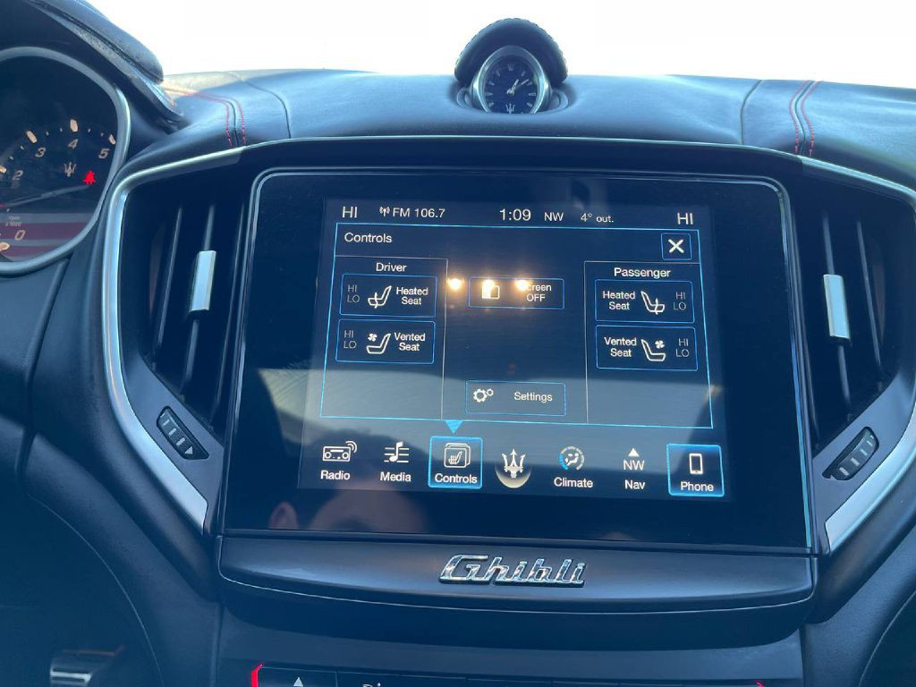 2017 Maserati Ghibli Image 38
