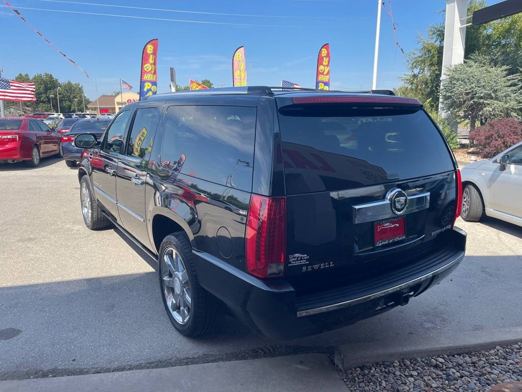 2008 Cadillac Escalade Image 4