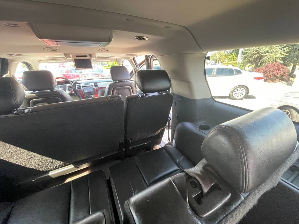 2008 Cadillac Escalade Image 14