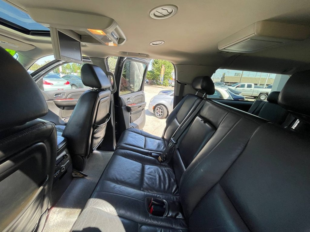 2008 Cadillac Escalade Image 22