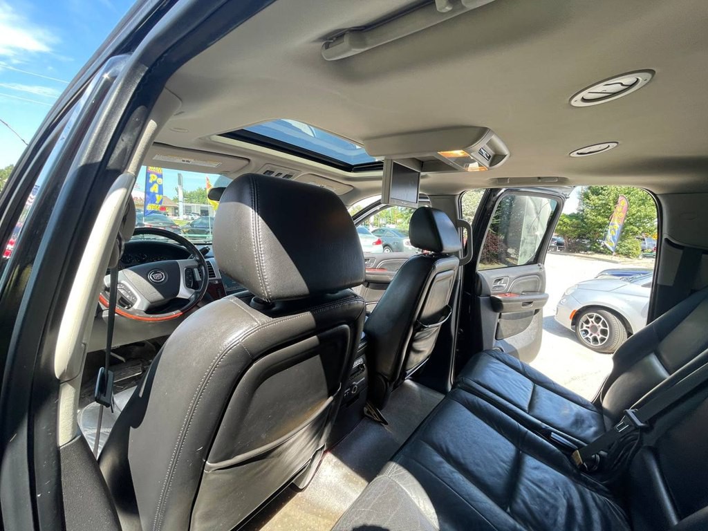2008 Cadillac Escalade Image 23