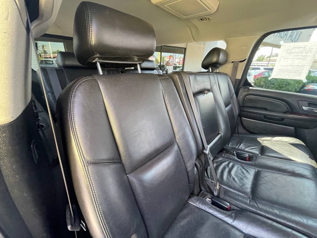 2008 Cadillac Escalade Image 25