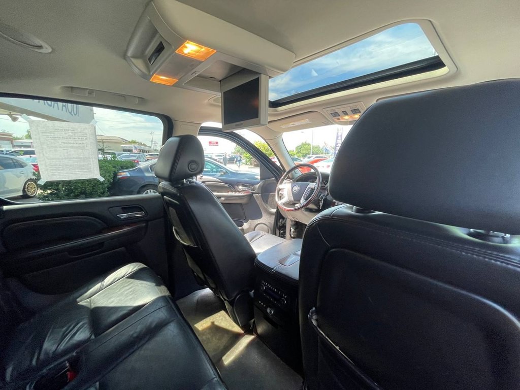 2008 Cadillac Escalade Image 28