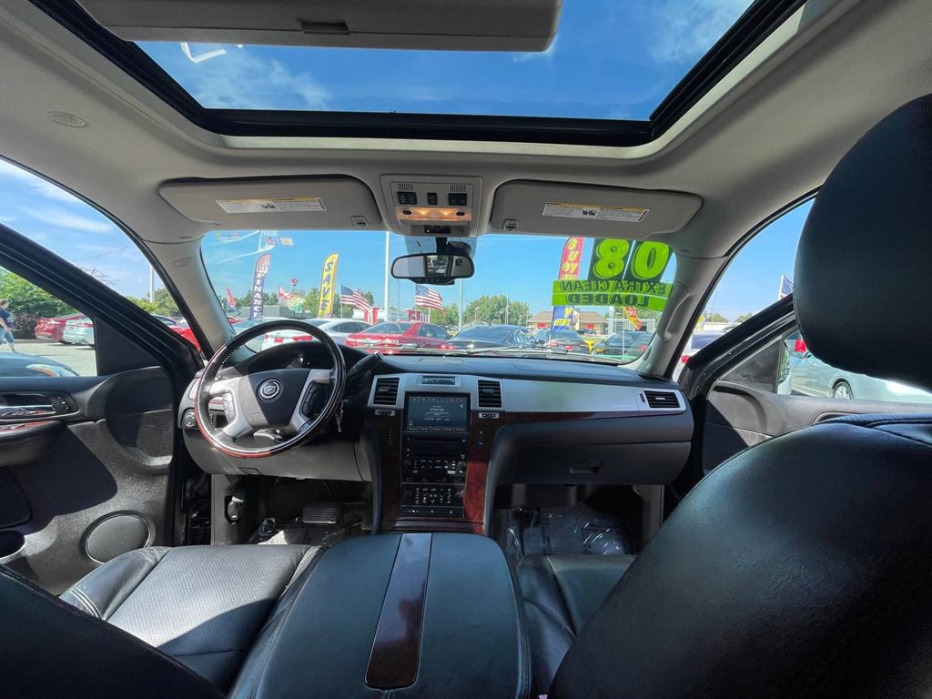 2008 Cadillac Escalade Image 30