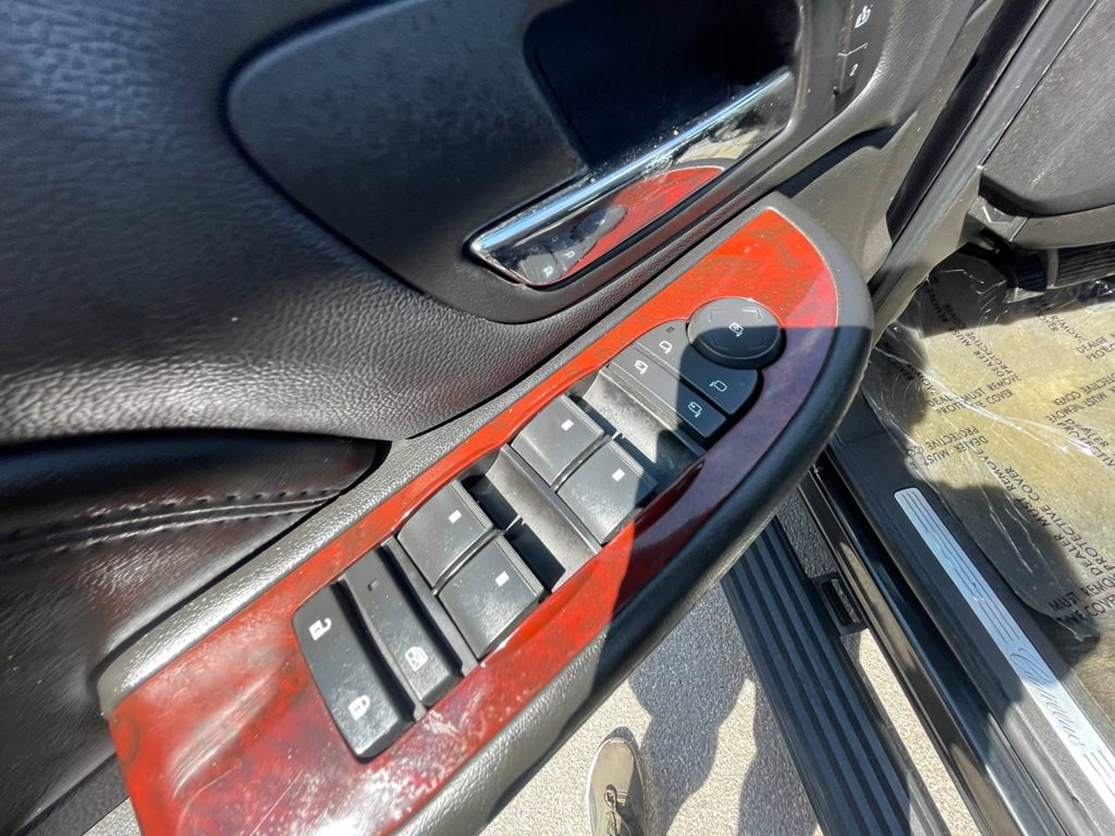 2008 Cadillac Escalade Image 38