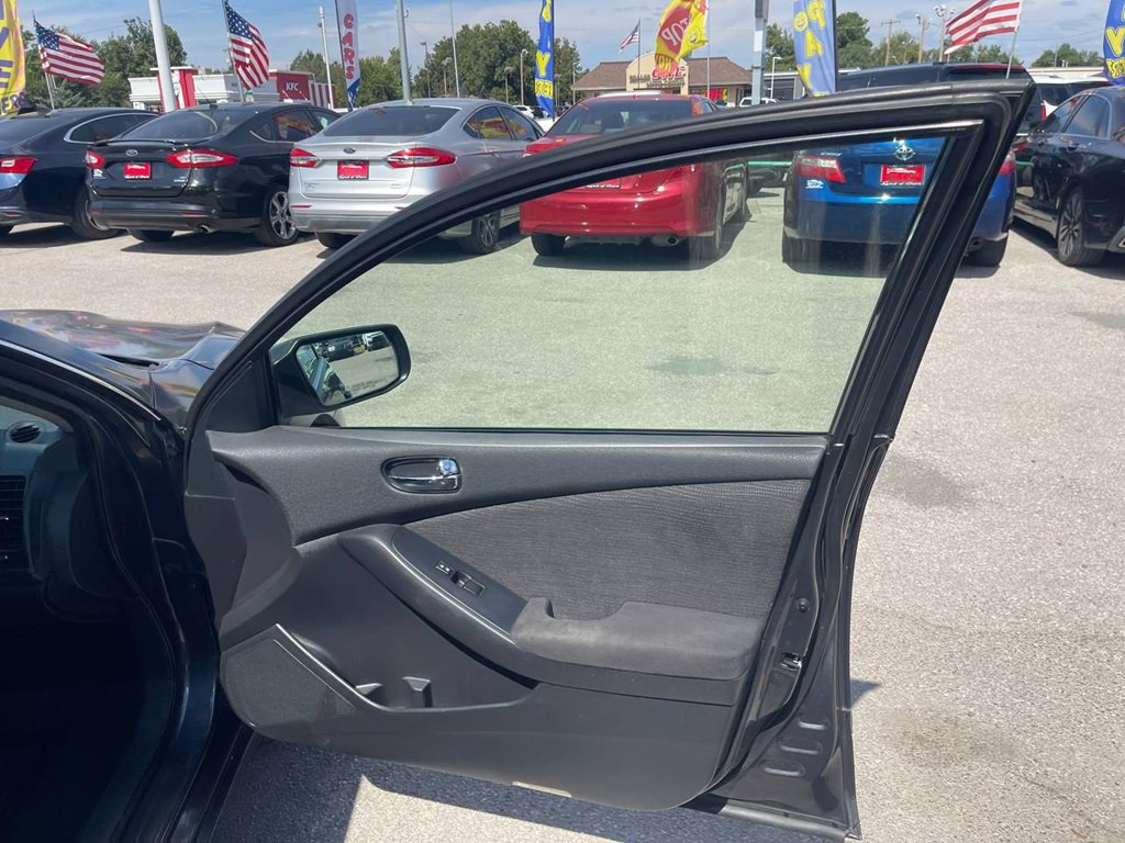 2012 Nissan Altima Image 8