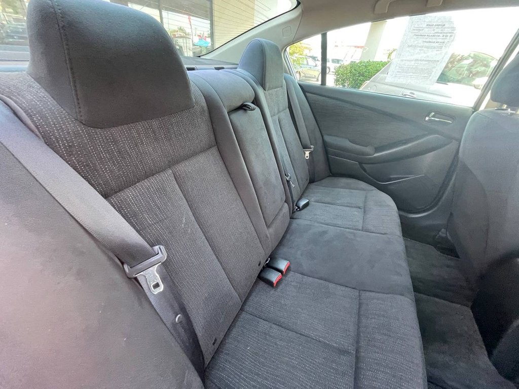 2012 Nissan Altima Image 15