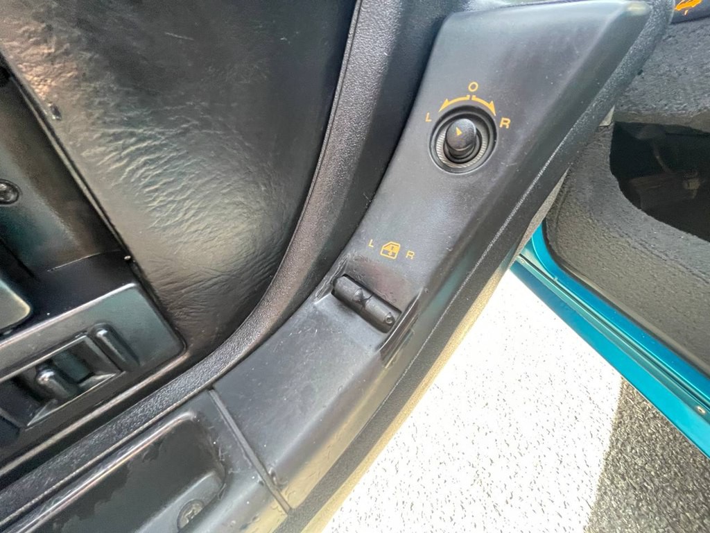 1993 Chevrolet Corvette Image 16